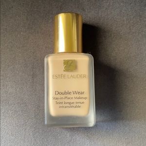 Estée Lauder Double Wear Foundation, 1N1